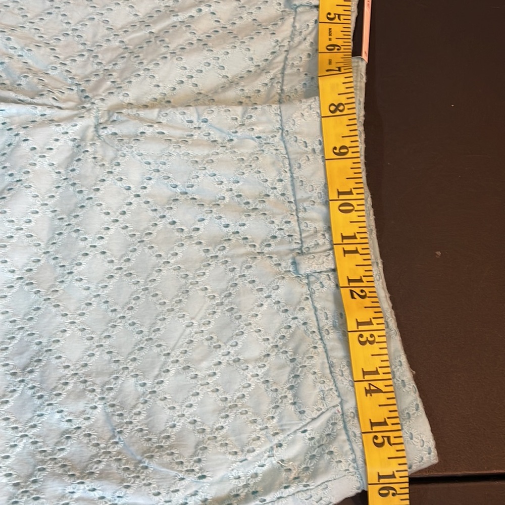 Banana Republic Turquoise eyelet,shorts, small,size 4, NWT - Picture 5 of 10